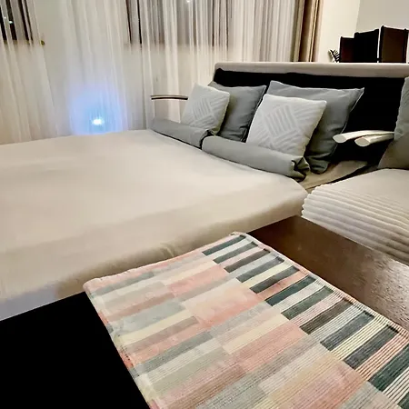 Z Kominkiem Oraz Sauna גדינייה